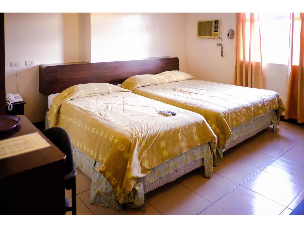 Crowne Garden Hotel Cebu Rom bilde