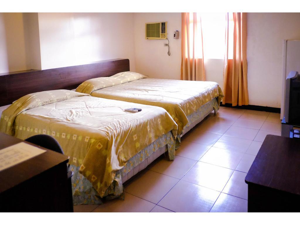 Crowne Garden Hotel Cebu Rom bilde