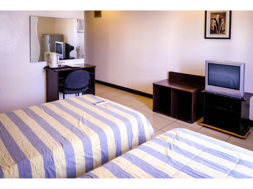 Crowne Garden Hotel Cebu Rom bilde