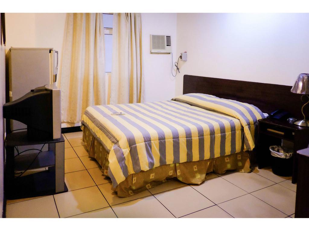 Crowne Garden Hotel Cebu Rom bilde