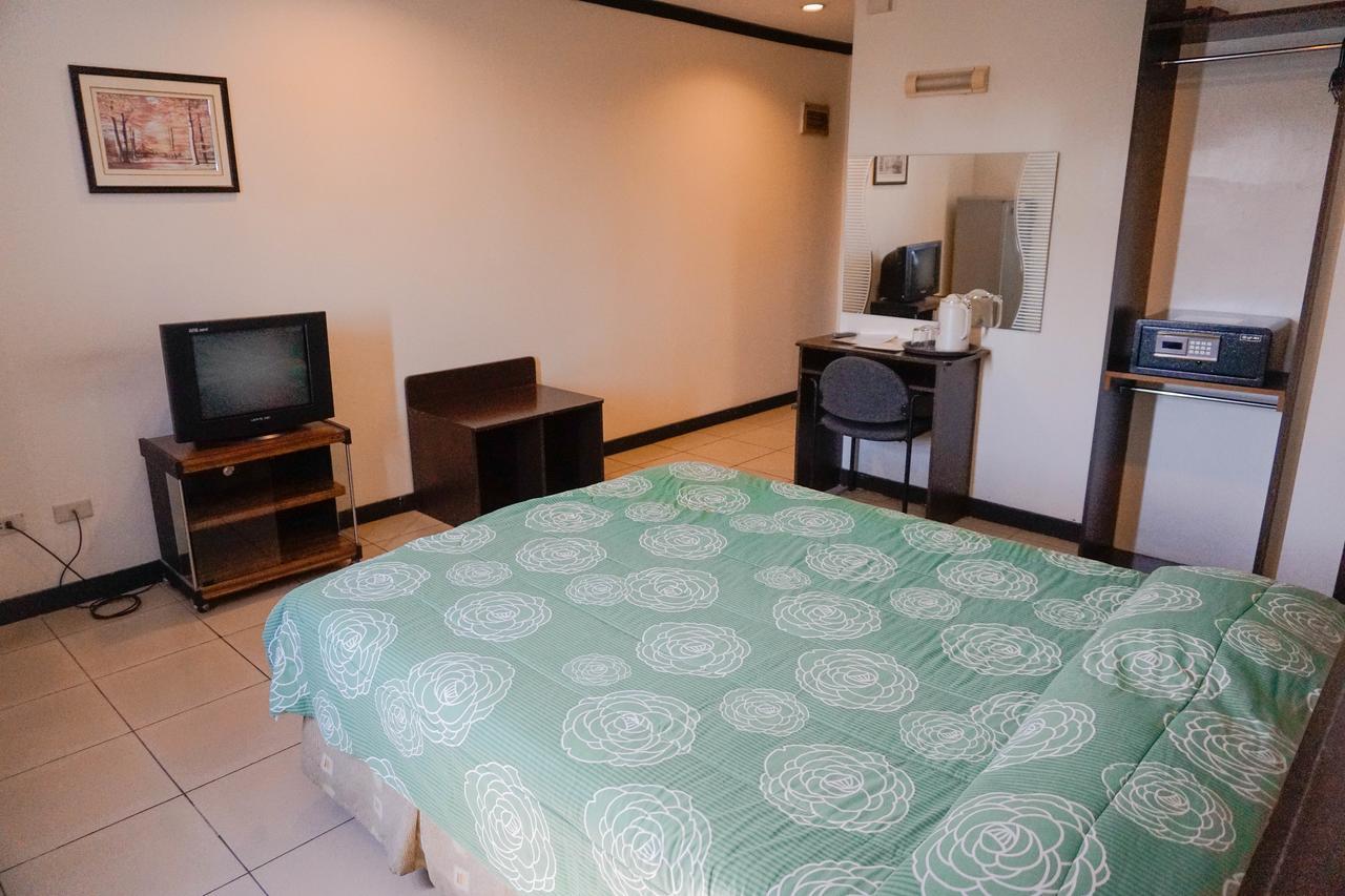 Crowne Garden Hotel Cebu Eksteriør bilde